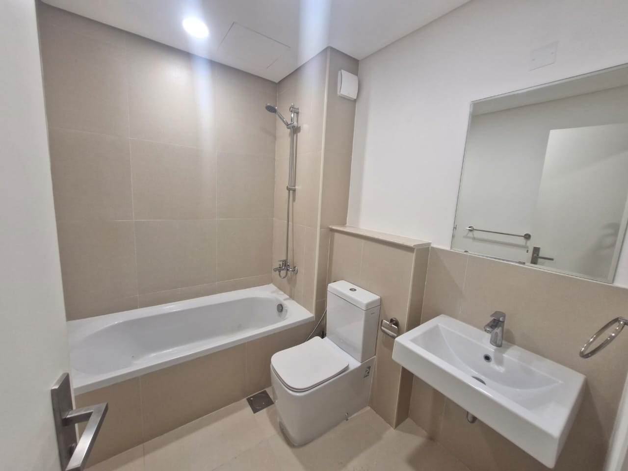 🏡 *Modern Townhouse for Rent in Sedra (Roshn) – Stylish & Family-Friendly* 👨‍👩‍👧‍👦